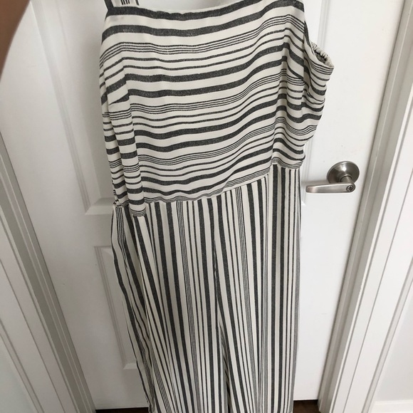 Summer Jumpsuit Size M - Picture 3 of 3